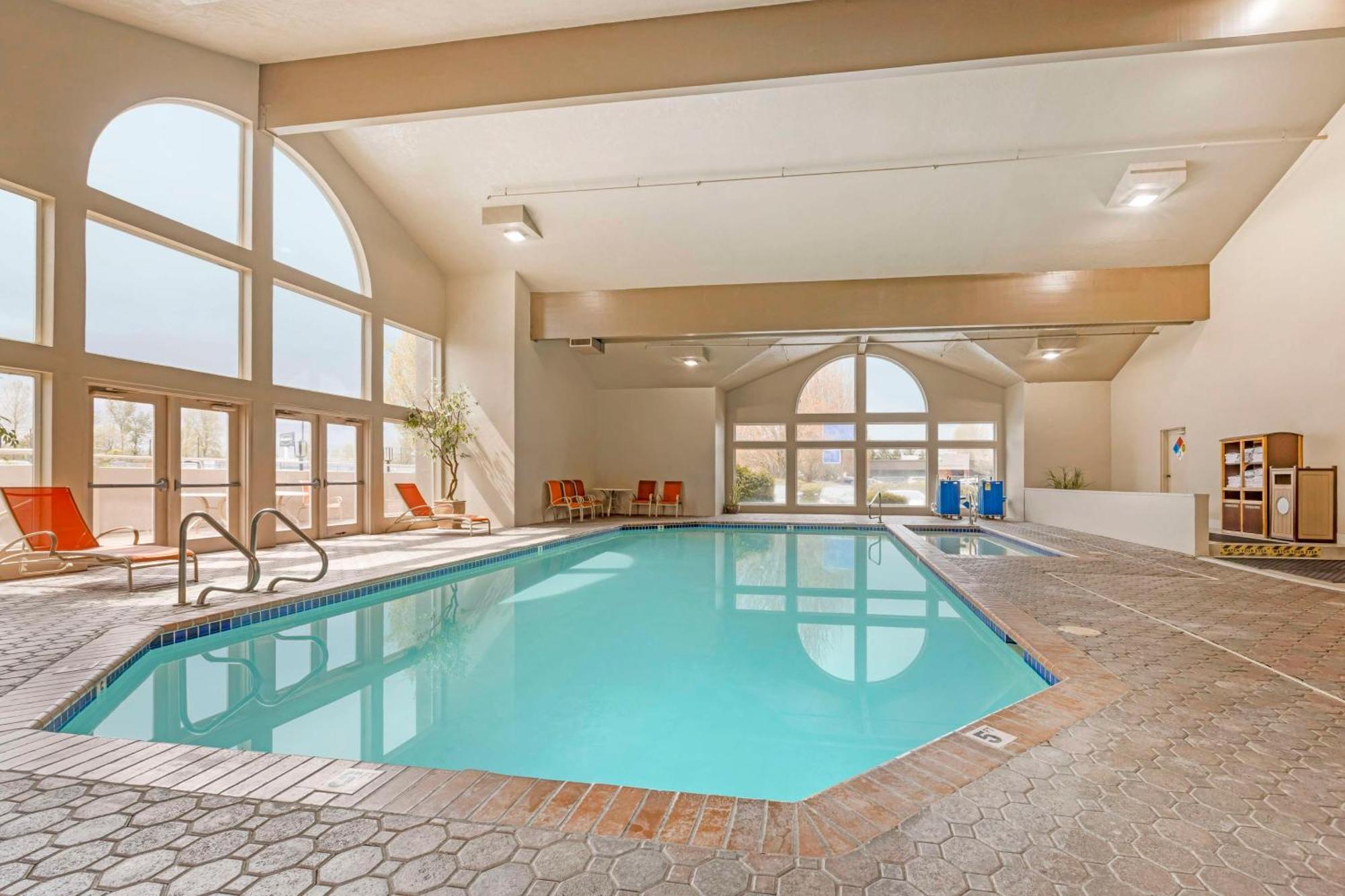 Best Western Plus Mill Creek Inn Salem Bagian luar foto