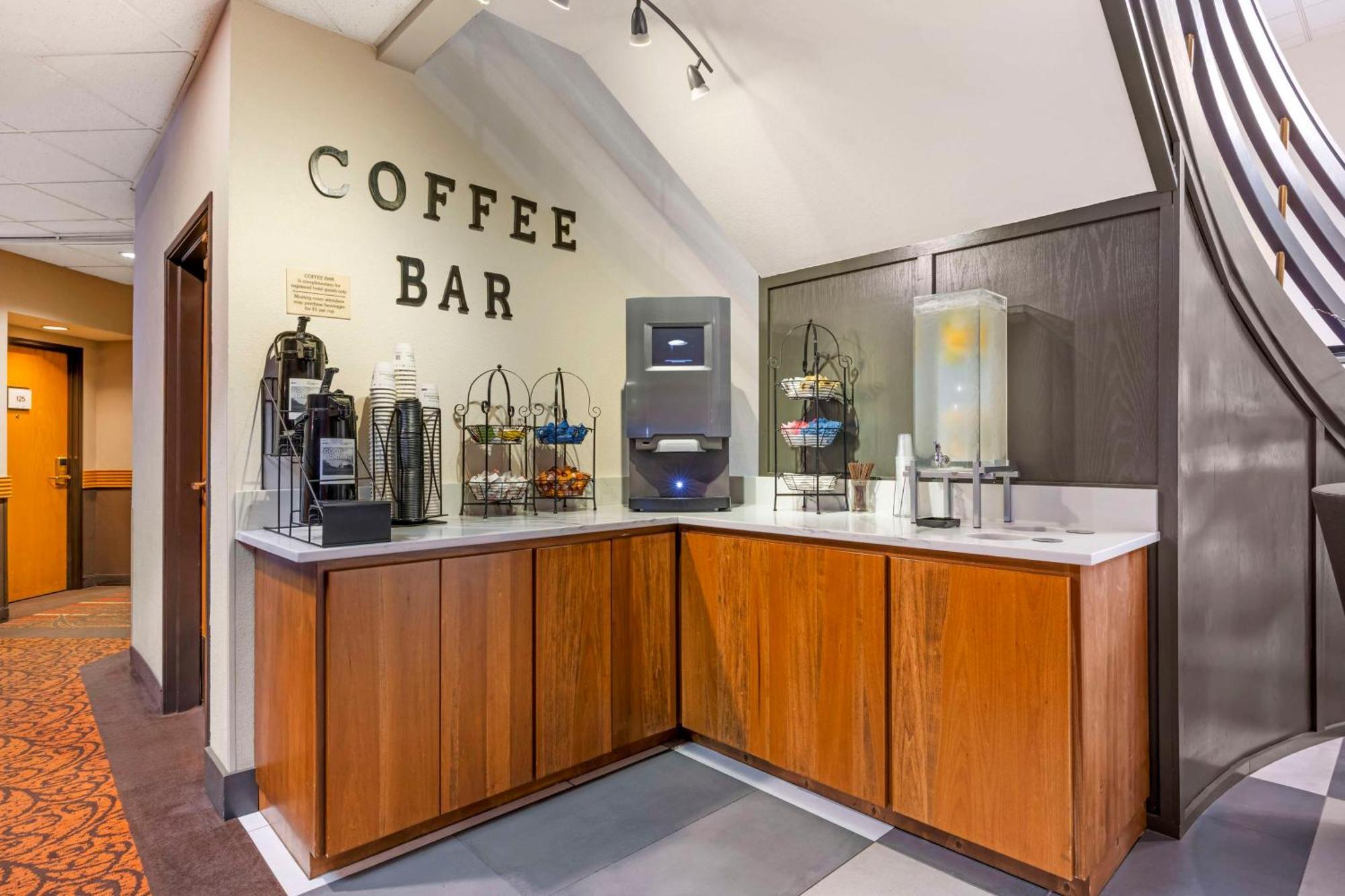 Best Western Plus Mill Creek Inn Salem Bagian luar foto
