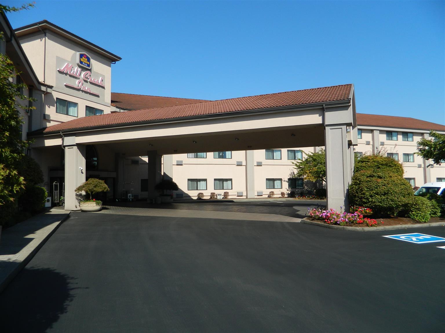 Best Western Plus Mill Creek Inn Salem Bagian luar foto